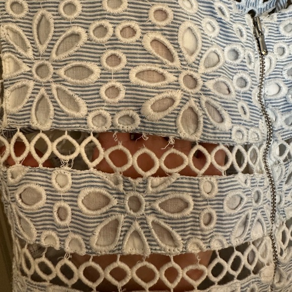 SAYLOR Shanice Romper in Yankee Pinstripe. Size small - Picture 6 of 7